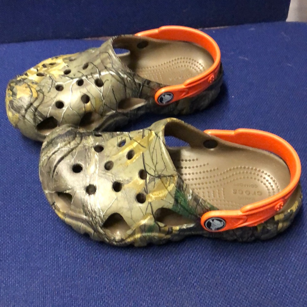 Camo/real Tree boys crocs